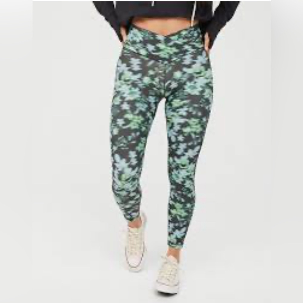 Offline by Aerie High Rise Crossover 7/8  Leggings Floral Print Size Medium